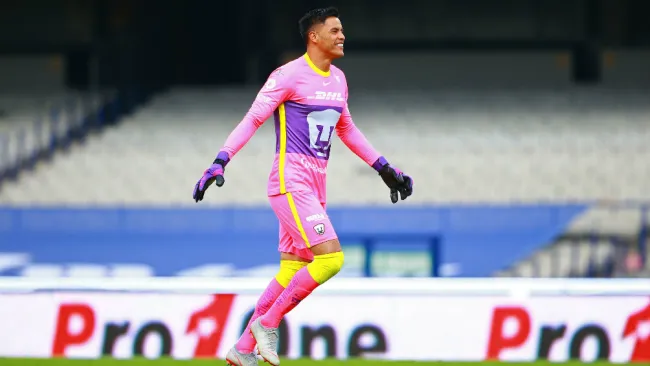 Alfredo Talavera en festejo de gol