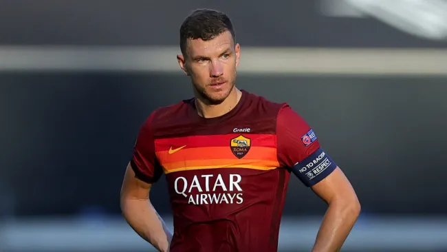 Edin Dzeko jugando con la Roma