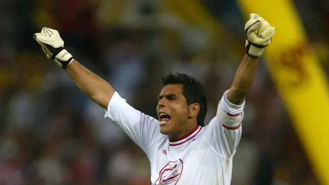 Oswaldo Sánchez en un partido con Chivas