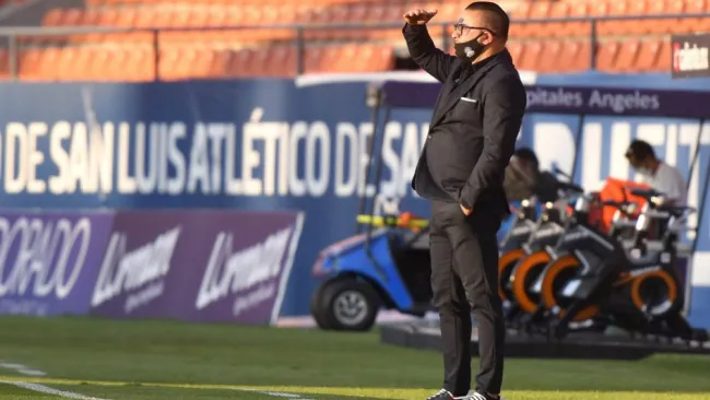 Antonio Mohamed, técnico de Rayados, en el Alfonso Lastras