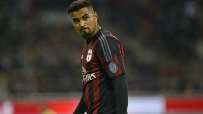 Kevin Prince Boateng vistiendo la playera del Milan