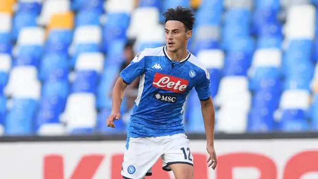 Elmas en partido con Napoli