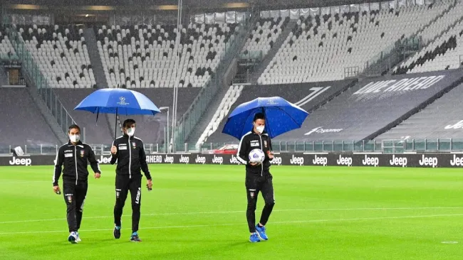 Napoli no se presentó en Turín por contagios