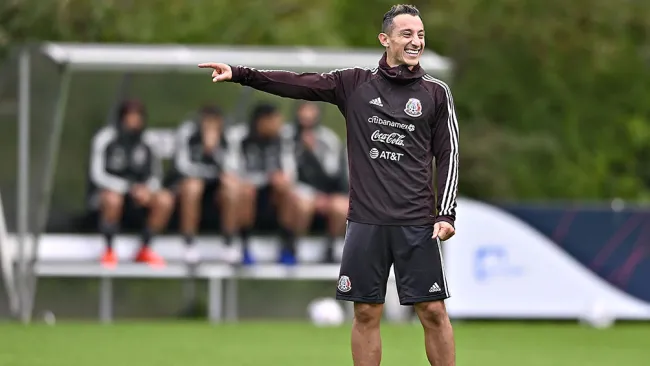 Andrés Guardado en entrenamiento con el Tri