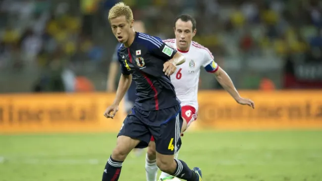 Acción en el México vs Japón de la Copa Confederaciones de Brasil 2013