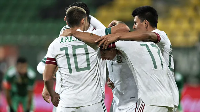 Jugadores del Tri en el juego contra Argelia