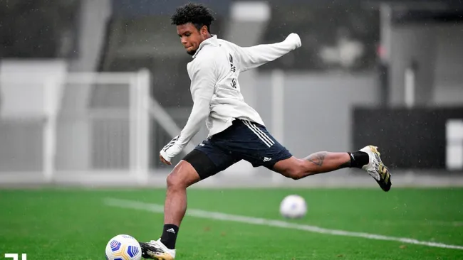 Juventus: Plantel estará aislado tras positivo de Weston McKennie