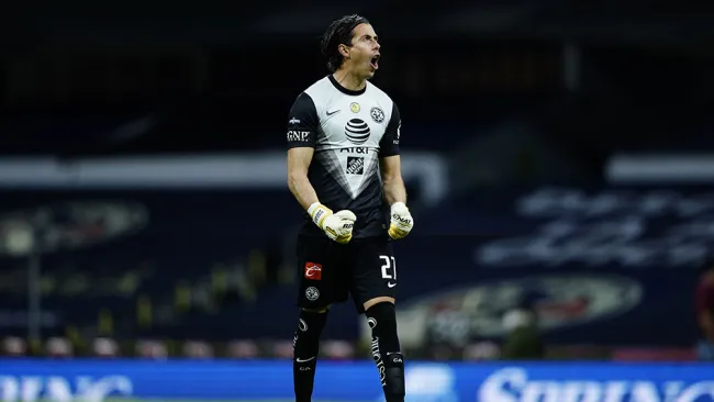 Óscar Jiménez en un partido con el América