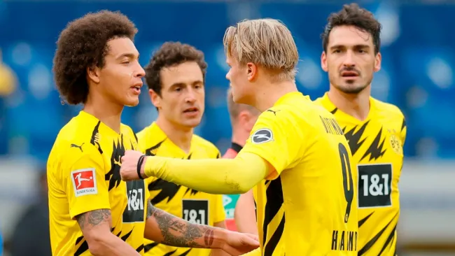Haaland y Witsel después de la victoria del Borussia