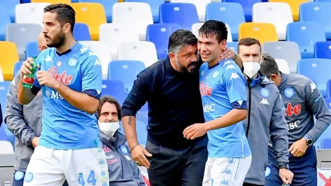 Gennaro Gattuso con Hirving Lozano durante el último encuentro 