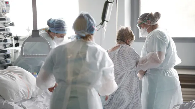 La atención a un paciente con Covid-19 en Francia 