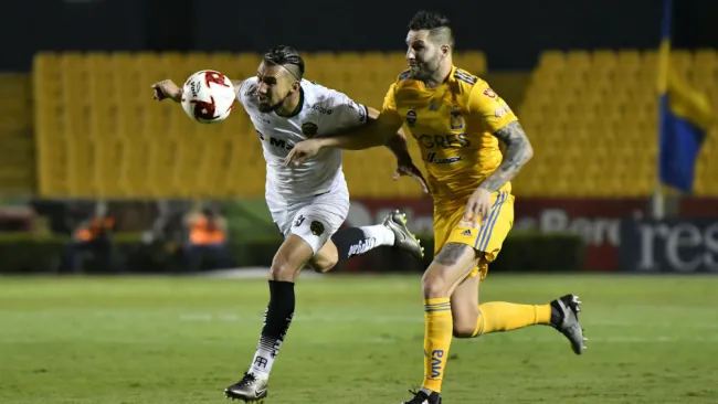 Elio Castro y Gignac en partido