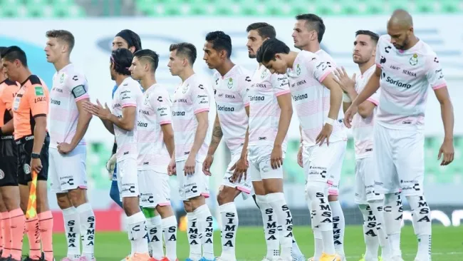 Santos durante un partido 