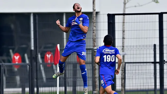 Daniel López festeja su gol con la Sub 20 de La Máquina
