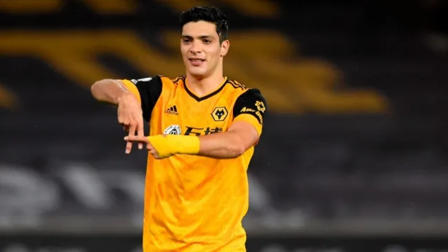 Raúl Jiménez luego de anotar gol ante el Newcastle