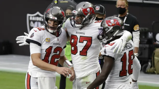 Buccaneers en celebración de gol