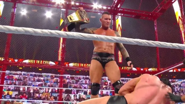 Randy Orton con el cinturón de Campeón 