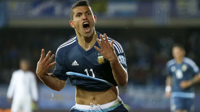 'Kun' festeja gol contra Uruguay