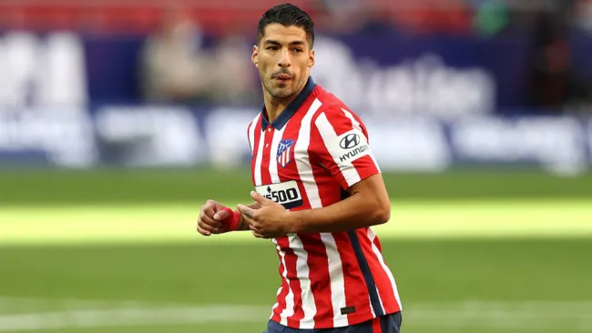 Luis Suárez en partido con Atlético de Madrid