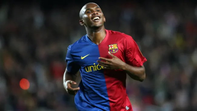 Samuel Eto'o jugando con Barcelona