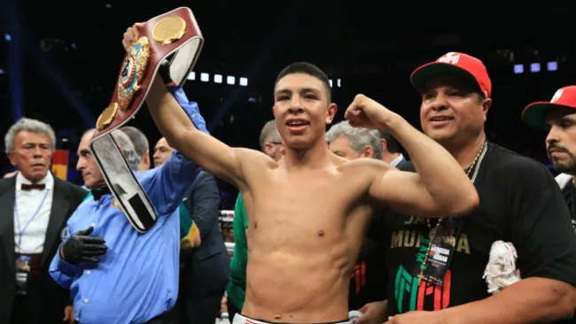 Jaime Munguia en festejo