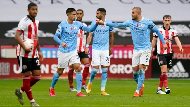 Kyle Walker festeja su anotación contra el Sheffield United