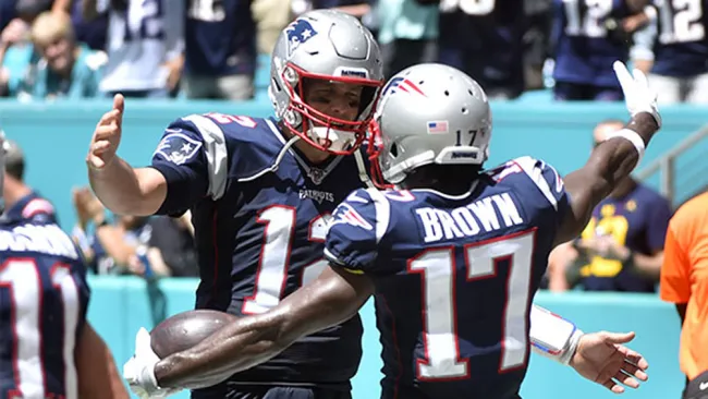 Brady junto a Brown con los Pats