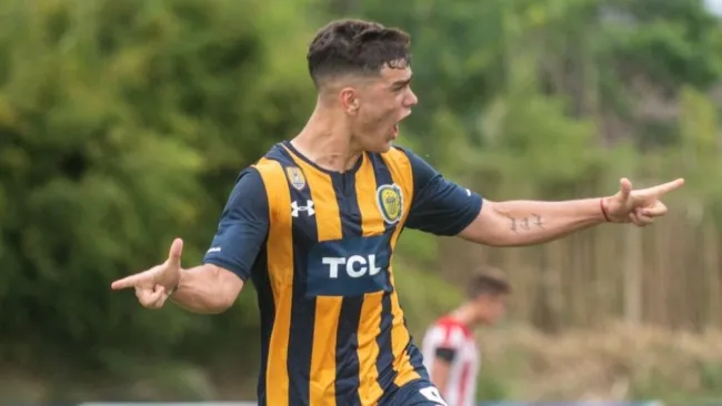 Luca Martínez en partido con Rosario Central