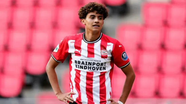 Ledezma en su debut con PSV