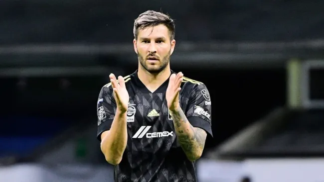 Gignac en partido con Tigres 