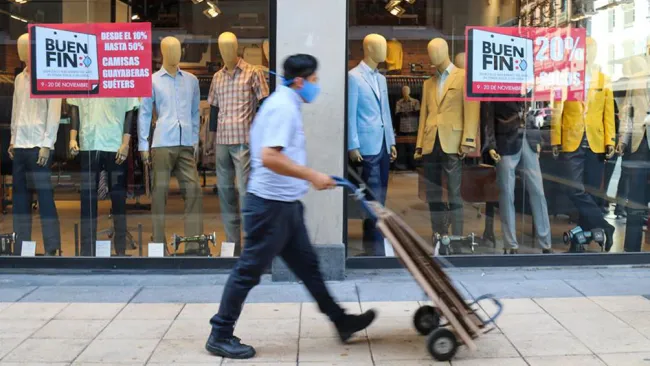 Habitantes de la CDMX durante la contingencia por el Covid-19 en el Buen Fin