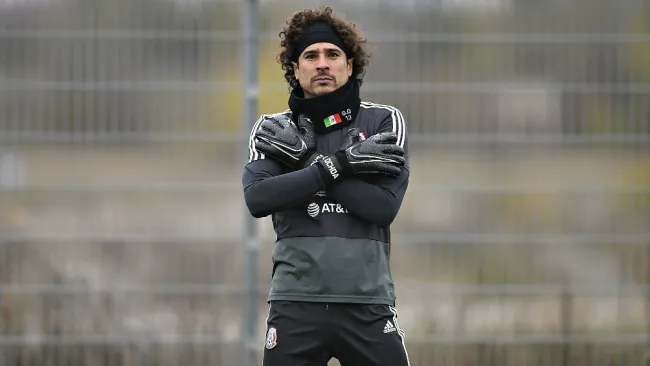 Guillermo Ochoa en entrenamiento