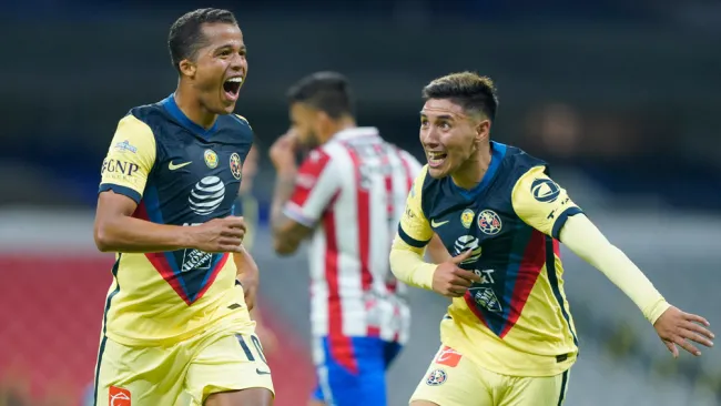 Gio festeja su golazo contra las Chivas