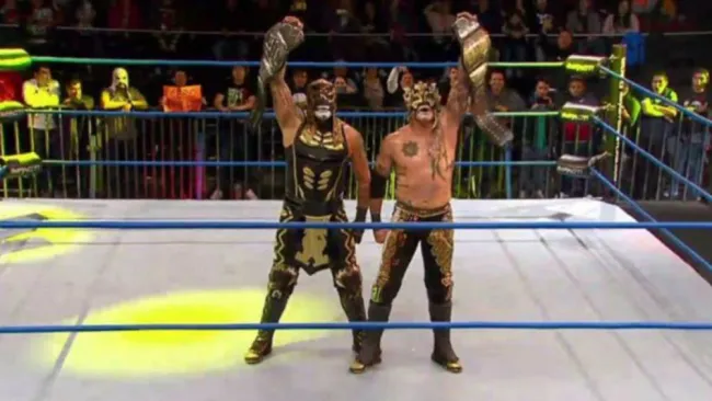 Lucha Brothers festejan con los campeonatos en Pareja de Impact 