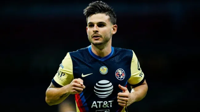 Nicolás Benedetti en un partido con el América