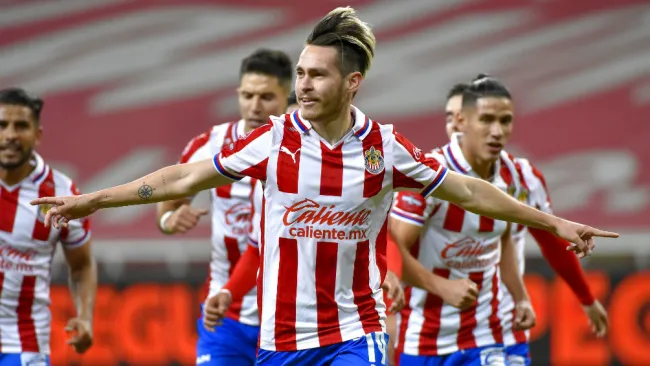 Chivas: Jesús Angulo, de menos a más en su paso por el Rebaño Sagrado