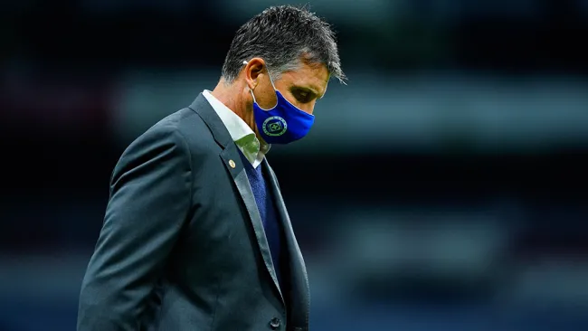 Siboldi, durante un juego de Cruz Azul