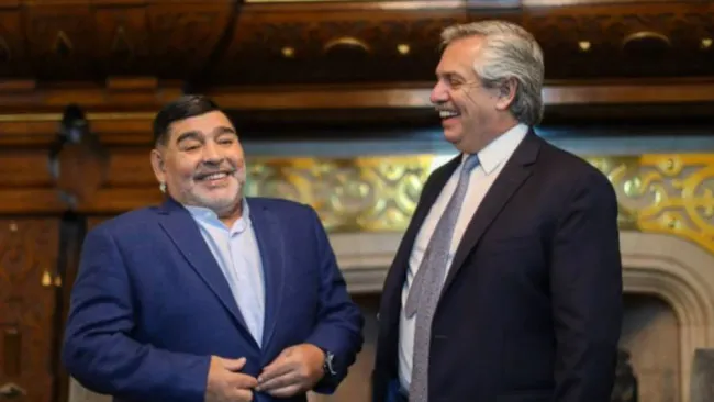 Maradona y Alberto Fernández en una reunión