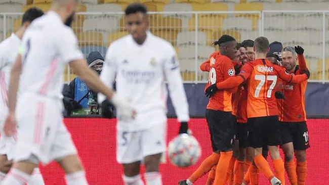 Jugadores del Shakhtar celebran gol vs Real Madrid