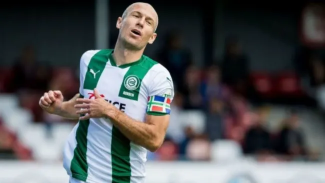 Robben en partido con el Groningen 