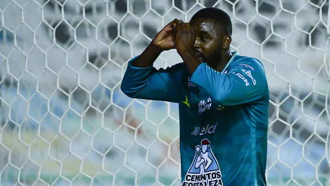 Joel Campbell en el festejo de su gol