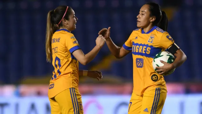 Tigres en festejo de gol
