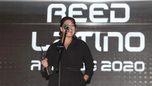 Sara Tamez en la entrega de premios