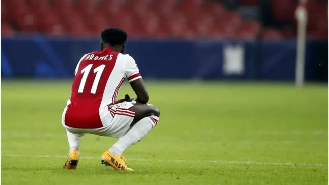 Quincy Promes en un partido con el Ajax