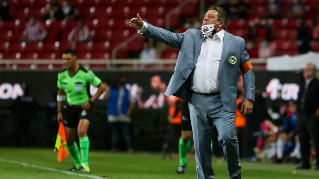 Miguel Herrera en partido con América 