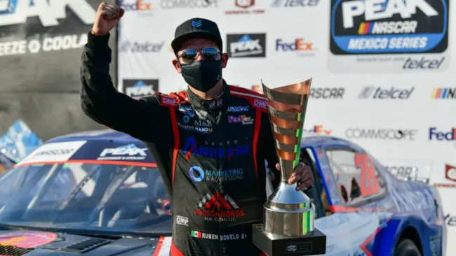 Rubén Rovelo y su campeonato de NASCAR México