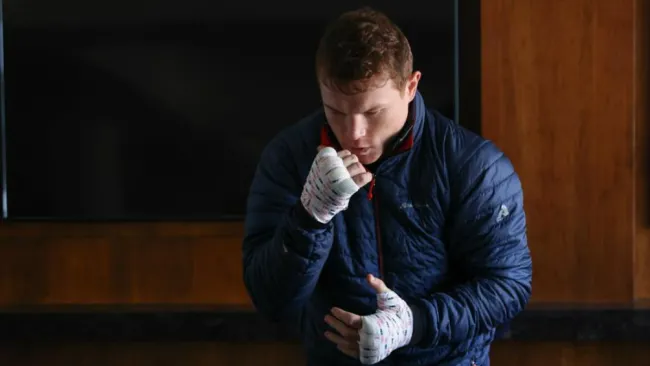 Canelo Álvarez en presentación 