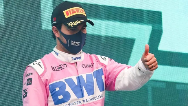 Checo Pérez previo a una premiación de F1 