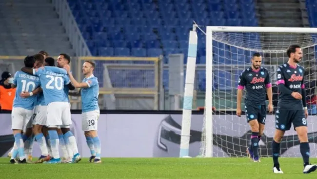 Napoli cayó en su visita a la Lazio 