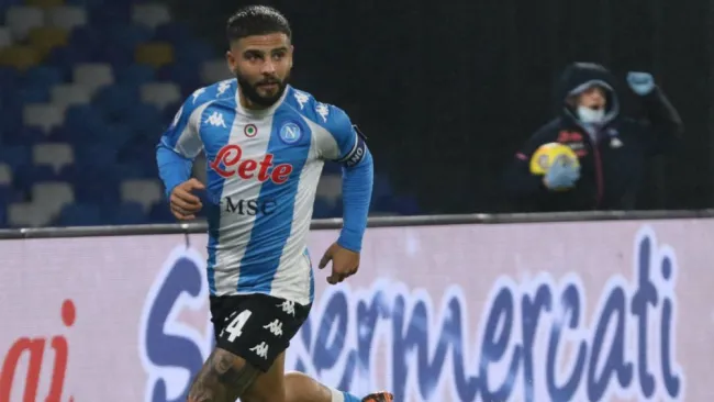 Lorenzo Insigne en festejo con el Napoli